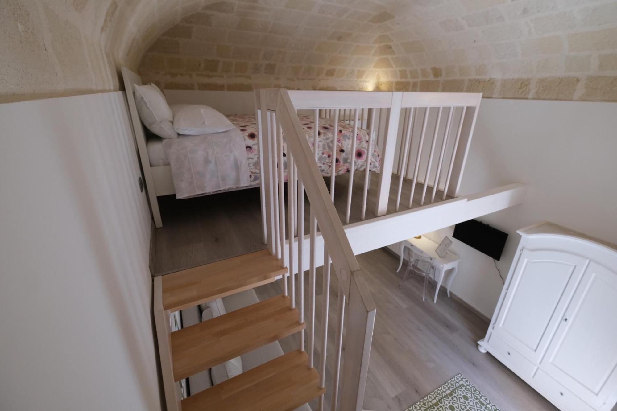 Il Poggiolo Fiorito Otel Taranto Dış mekan fotoğraf